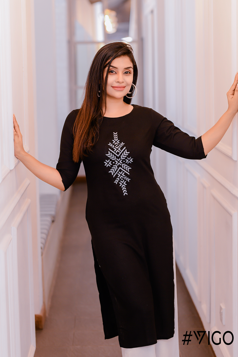 Embroidered Classic Kurti in Noir